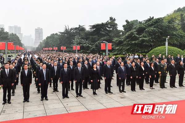 湖南省会各界向烈士敬献花篮仪式在长举行 杜家毫许达哲李微微乌兰出席